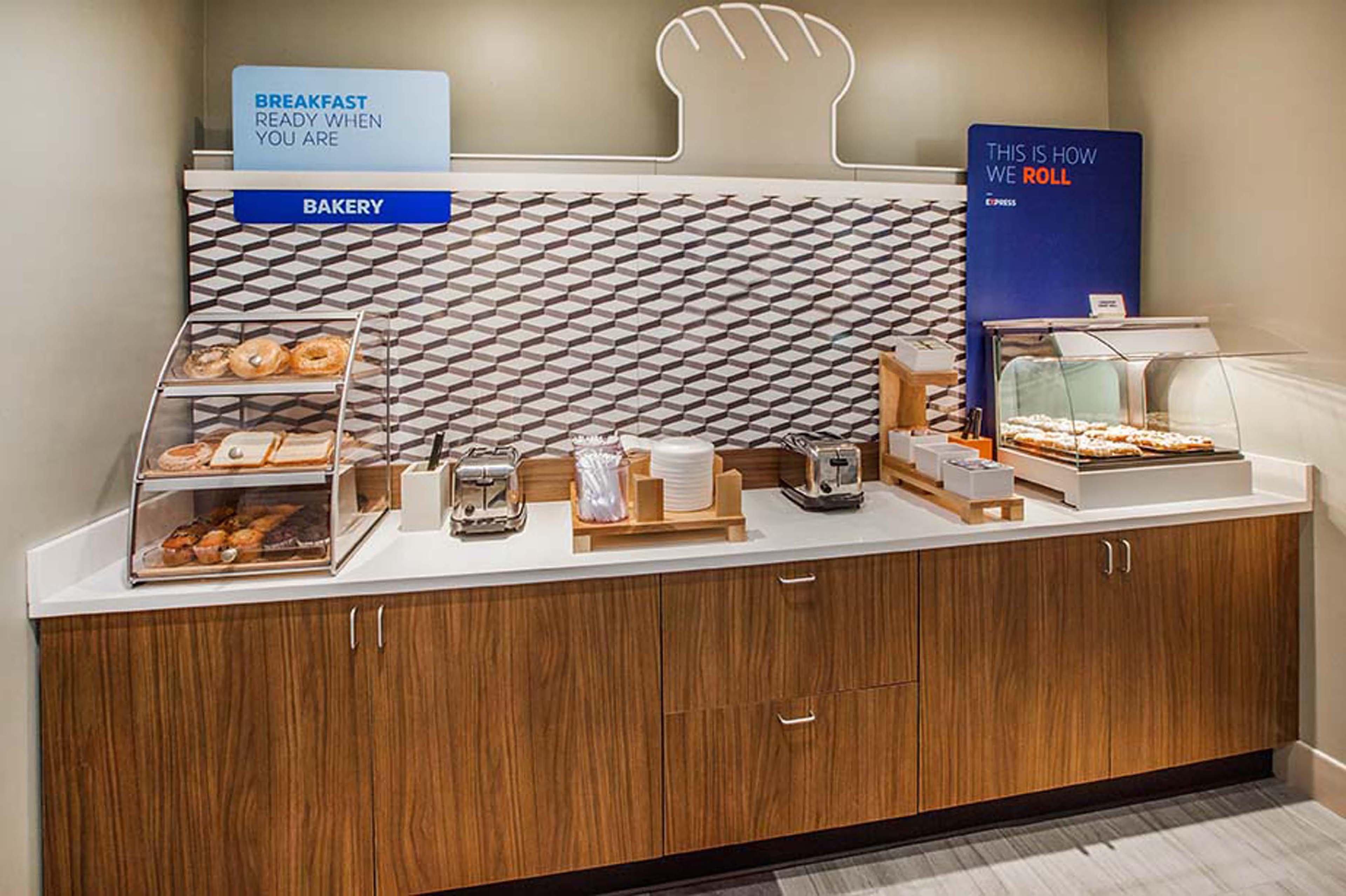 Express - Wilmington Area By Ihg Hotel