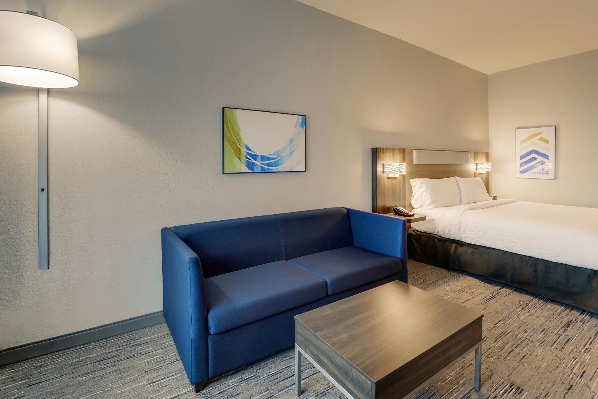 Express - Wilmington Area By Ihg Hotel 4*