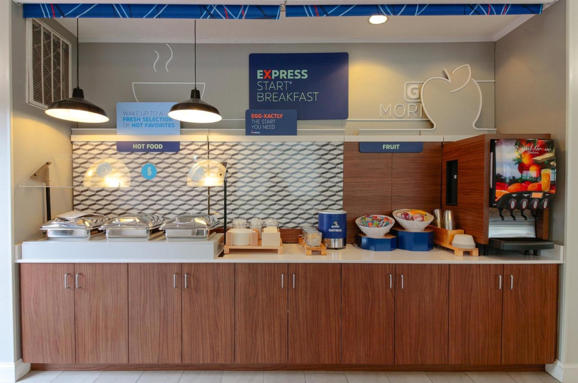 Hotel Express - Wilmington Area By Ihg 4*