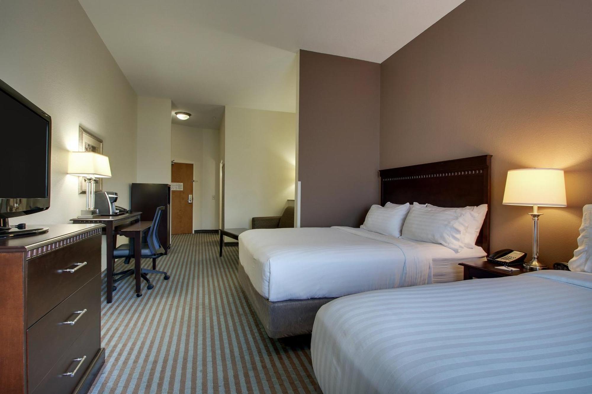 Express - Wilmington Area By Ihg Hotel 4*